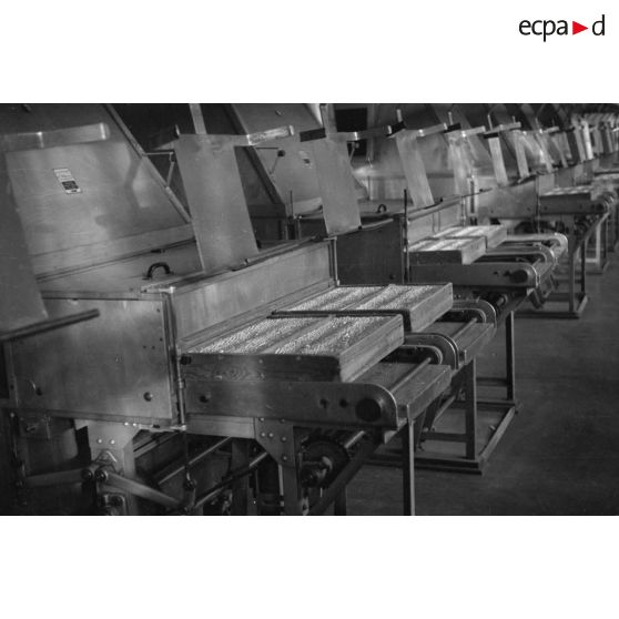 Rangée de machine-outils.