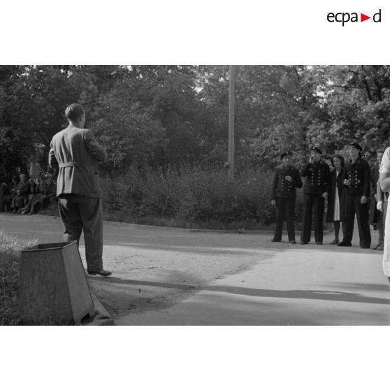 Loisirs de soldats allemands lors de l'occupation de Rige (Lettonie).