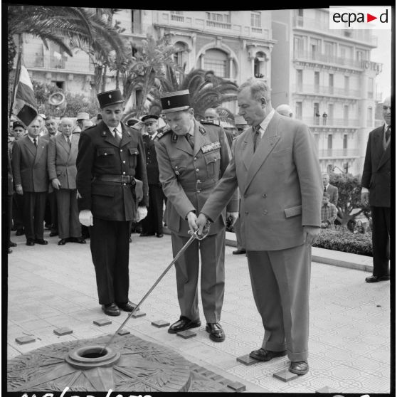 Cérémonie du 94e anniversaire de Camerone à Alger.