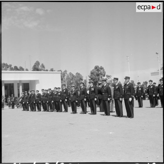 Le rang des récipiendaires à la caserne de gendarmerie Milbert.
