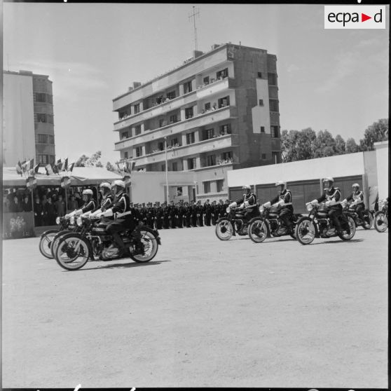 Défilé motocycliste à la caserne Milbert.