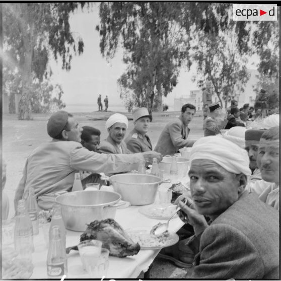 Méchoui offert par le 9e régiment de zouaves (9e RZ) aux anciens de l'unité.