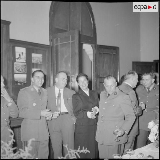 Un groupe de convives.