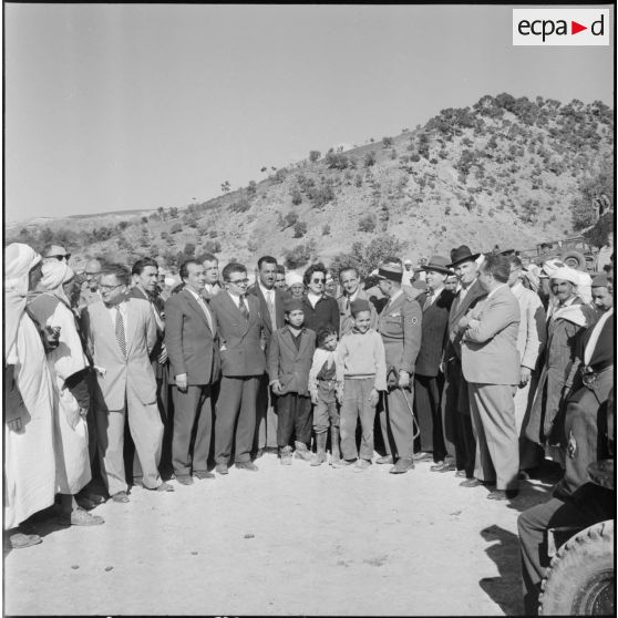 Oulad Ali Ben Athmane, Algérie. Des journalistes de l'OTAN en visite dans la zone opérationnelle de l'ouest constantinois.