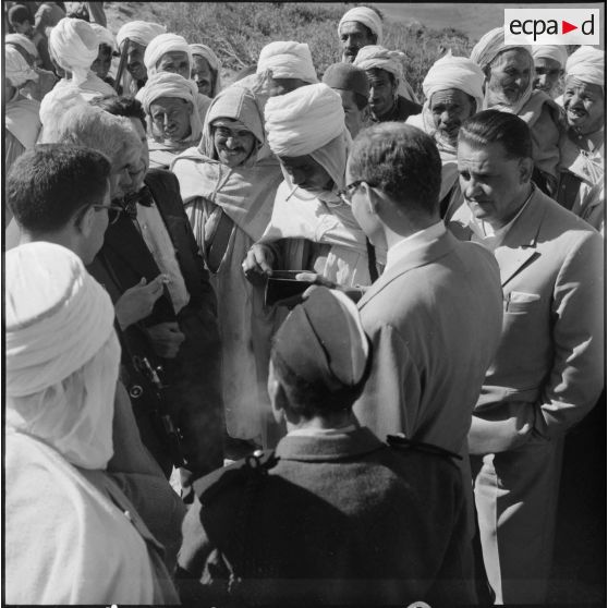 Oulad Ali Ben Athmane, Algérie. Des journalistes visitent la zone opérationnelle de l'ouest constantinois.