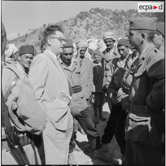 Oulad Ali Ben Athmane, Algérie. Des journalistes visitent la zone opérationnelle de l'ouest constantinois.