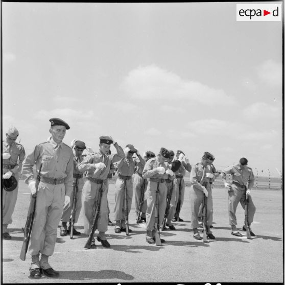 AÏn Arnat. Cérémonie de remise de décorations.