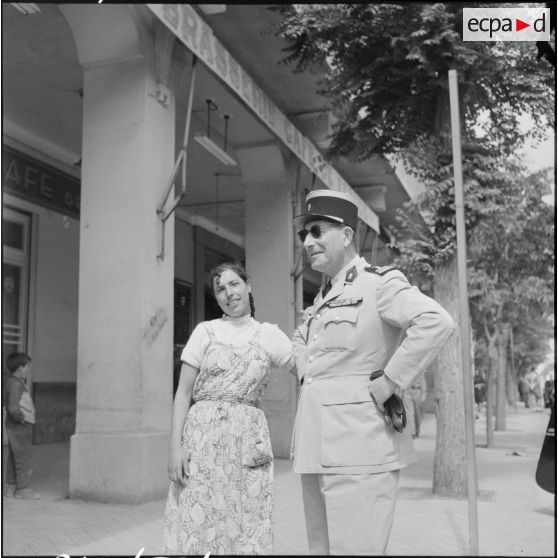 Portrait d'un capitaine et d'une jeune femme.