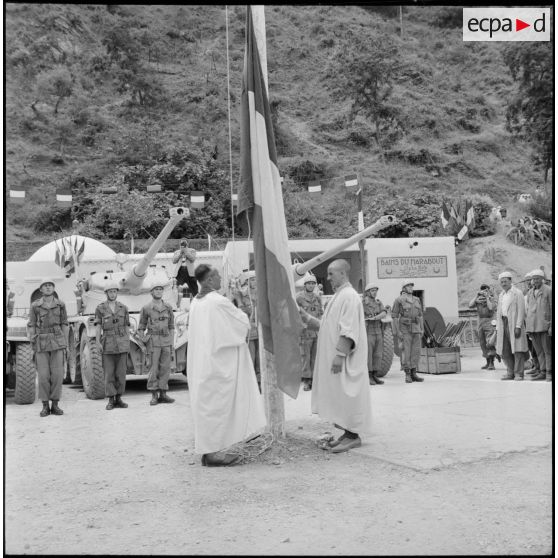 Hammam Melouane. Cérémonie militaire.