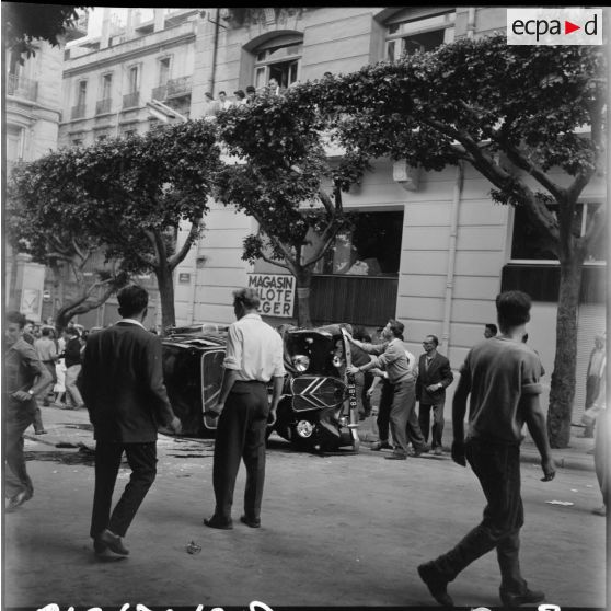 Emeutes à Alger.