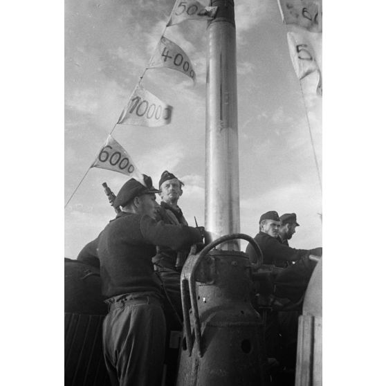 Retour à Saint-Nazaire du sous-marin U-553 commandé par le capitaine de corvette Karl Thurmann.