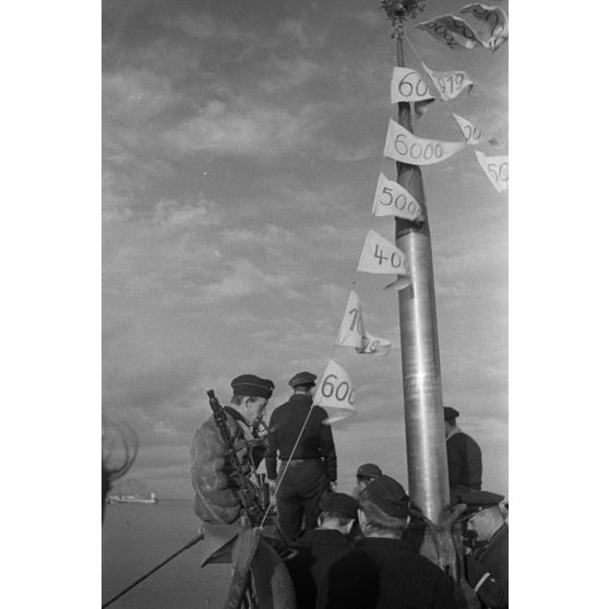 Retour à Saint-Nazaire du sous-marin U-553 commandé par le capitaine de corvette Karl Thurmann.