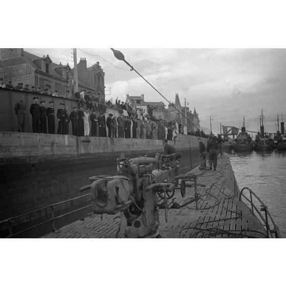 Retour à Saint-Nazaire du sous-marin U-553 commandé par le capitaine de corvette Karl Thurmann.