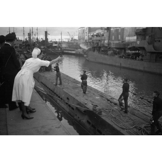 Le retour de la 8e patrouille (croisière) du sous-marin U-553 commandé par le capitaine de corvette (Korvettenkapitän) Karl Thurmann..