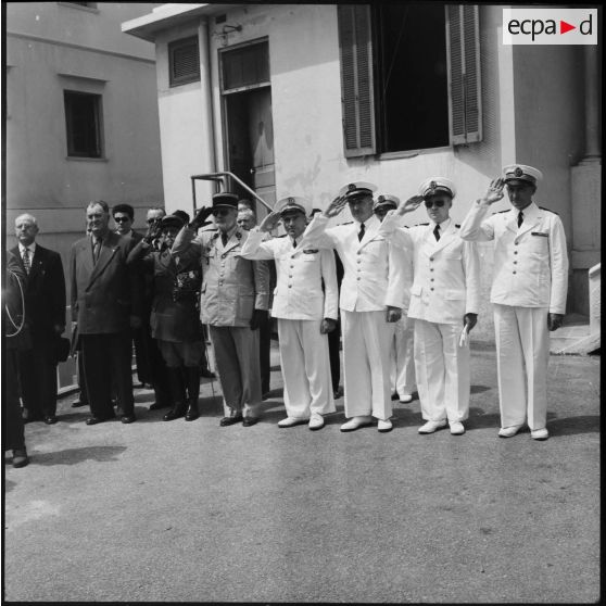 Cérémonie à l'amirauté d'Alger.