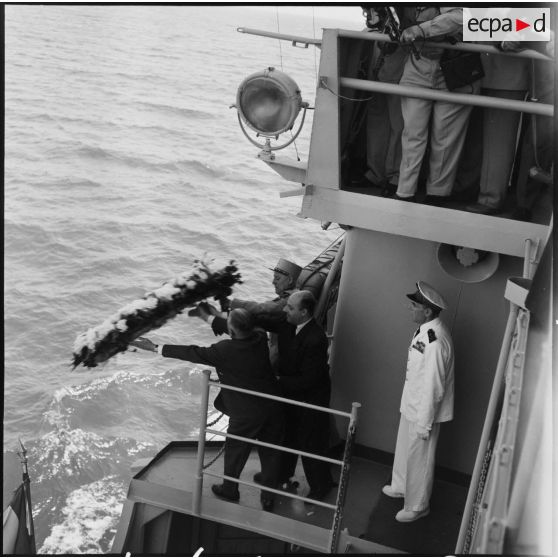 Alger. Commémoration du 13e anniversaire du débarquement à l'île d'Elbe.