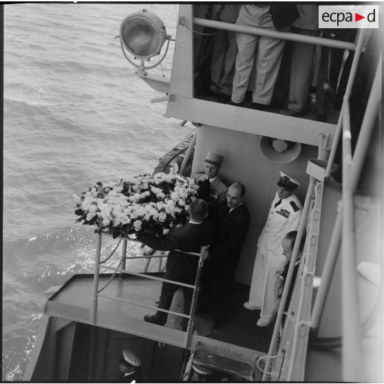 Alger. Commémoration du 13e anniversaire du débarquement à l'île d'Elbe.