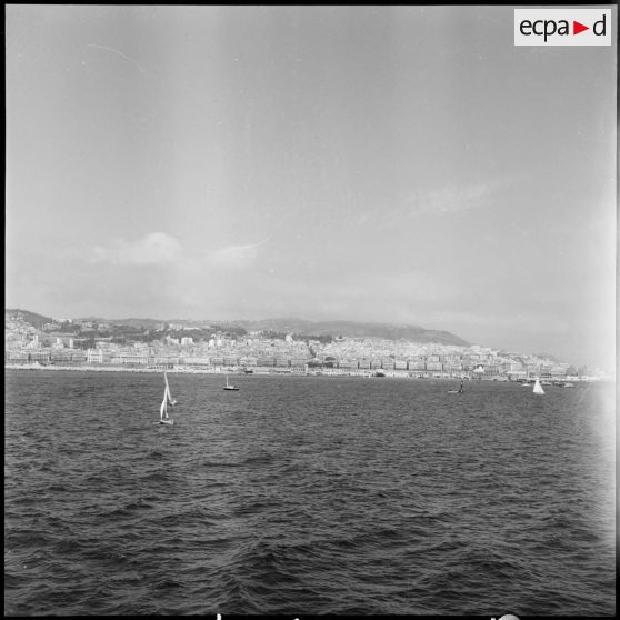 Vue d'Alger depuis la mer.