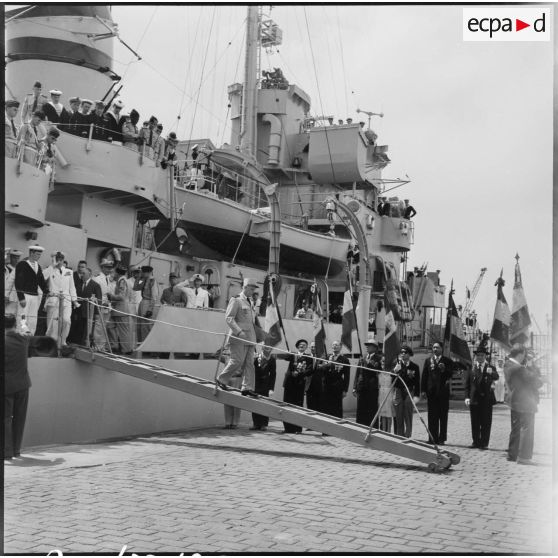 Alger. Commémoration du 13e anniversaire du débarquement à l'île d'Elbe.