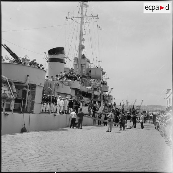 Alger. Commémoration du 13e anniversaire du débarquement à l'île d'Elbe.