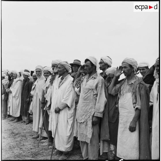 Cérémonie aux couleurs à Zeddine.