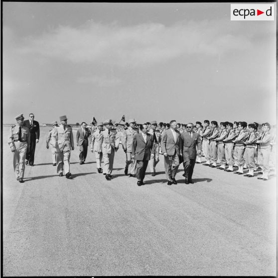 Aérodrome de Bône. Cérémonie militaire.