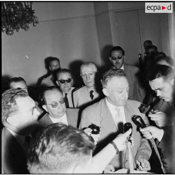 Alger. Déclaration à la presse d'André Morice.