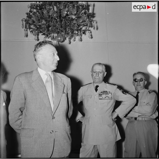 Alger. Déclaration à la presse d'André Morice.