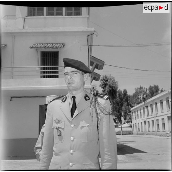 Base aérienne d'Alger. Portrait d'un soldat des troupes de Marine.