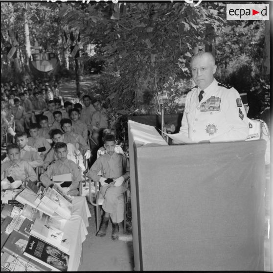 Koléa. Discours du général Salan à la cérémonie de remise des prix de l'Ecole militaire préparatoire nord-africaine (EMPNA).