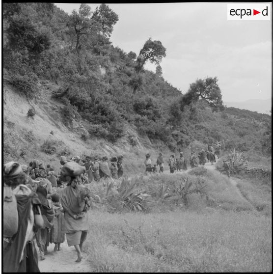 Région de Catinat. Opération de regroupement de la population.