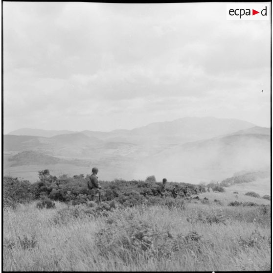 Région de Catinat. Des militaires fouillent la zone.