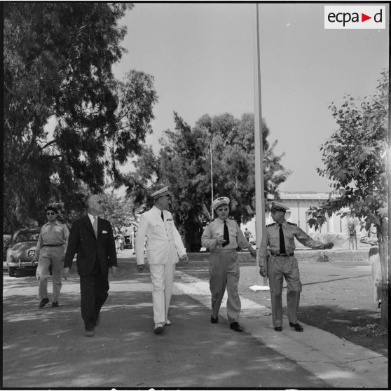 Cap Matifou. Visite du centre de repos de l'armée de l'Air.