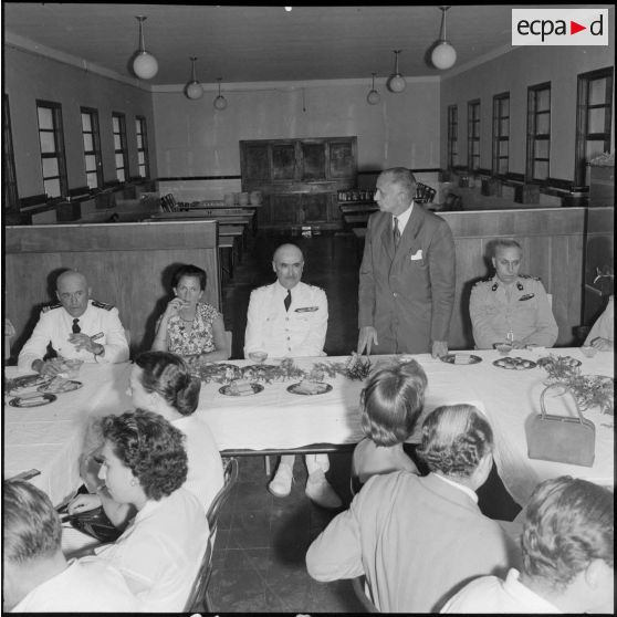 Cap Matifou. Cérémonie au centre de repos de l'armée de l'Air.