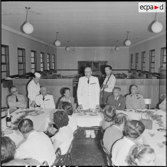 Cap Matifou. Cérémonie au centre de repos de l'armée de l'Air.