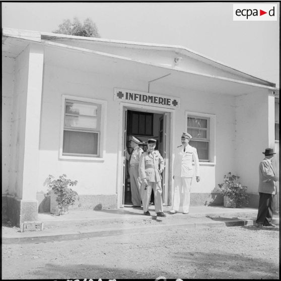 Cap Matifou. Visite du centre de repos de l'armée de l'Air.