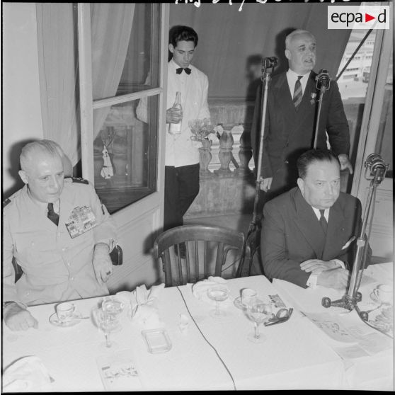 Alger. Réception à la Maison du Combattant.