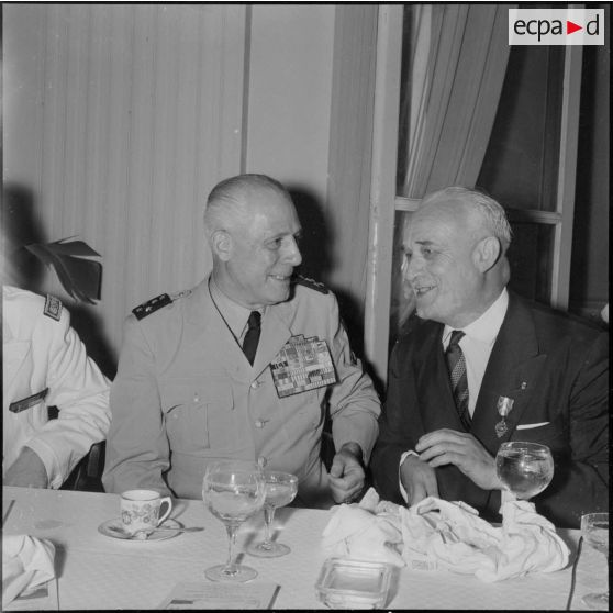 Alger. Réception à la Maison du Combattant.