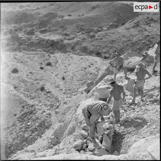 Le travail du génie dans le massif de l'Aurès Nemencha.