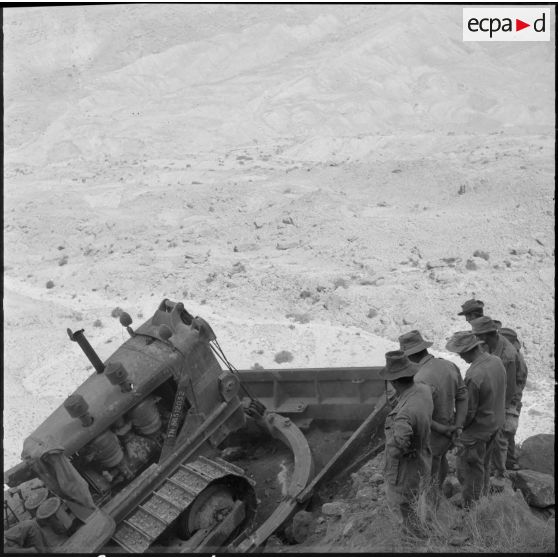 Chantier du génie dans le massif de l'Aurès Nemencha.