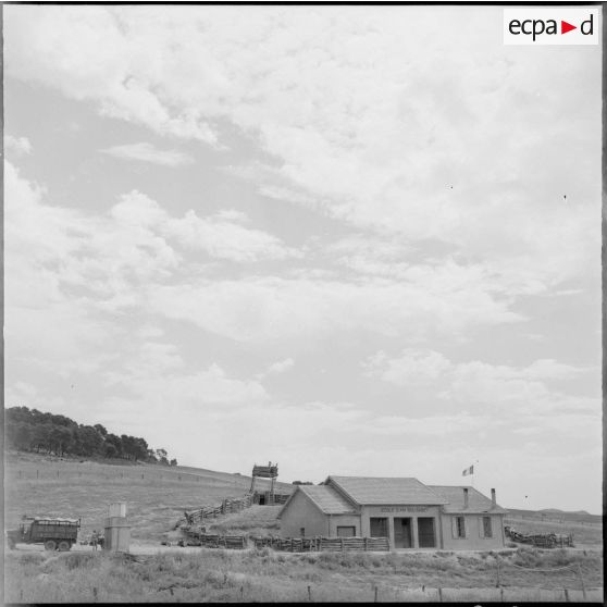 L'école d'Aïn Bou Sabbet, près de Gambetta.