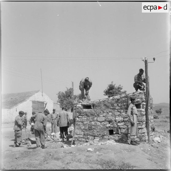Construction d'ouvrages de défense à Souk Ahras.