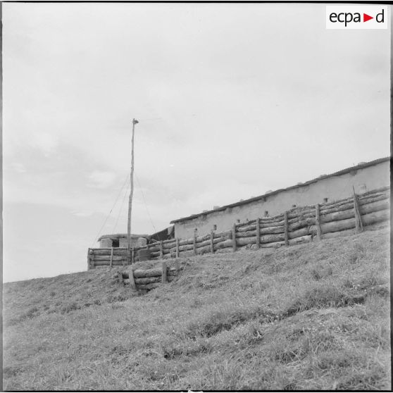 Un poste à la frontière algéro-tunisienne.