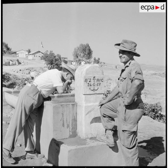 Région de Lamartine. La fontaine du poste du 2e régiment d'infanterie coloniale (RIC).