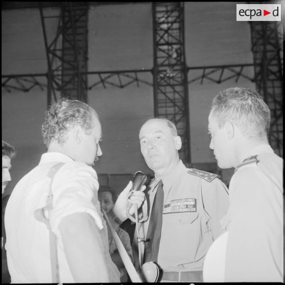 Maison-Blanche. Interview du général Jouhaud.