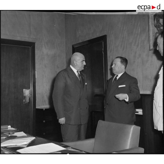 Alger. Visite du secrétaire d'Etat à la Marine Franck Arnal.