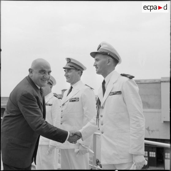 Alger. Visite du secrétaire d'Etat à la Marine.