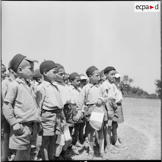 Un groupe d'enfants à Tizi-Ouzou.