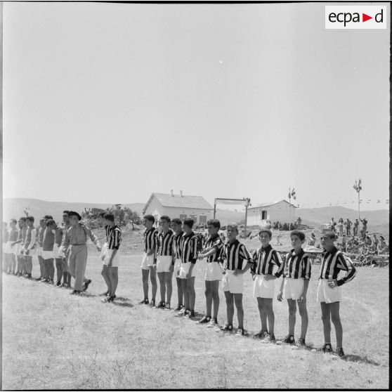 Tizi-Ouzou. Un groupe de jeunes sportifs.