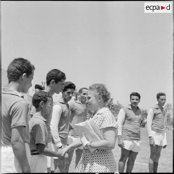 Madame Lacoste en visite à Tizi-Ouzou.